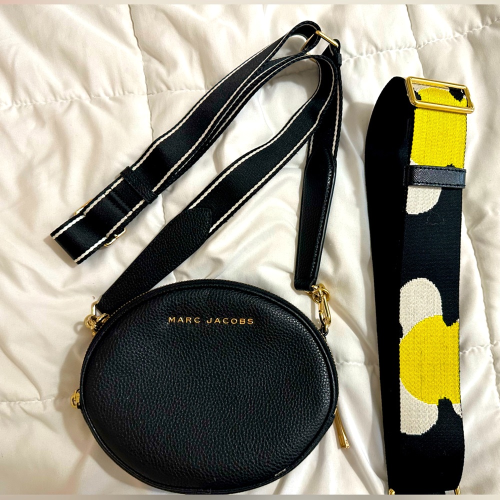 Marc Jacob’s wide strap crossbody